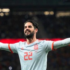 Spanien 6-1 Argentina: Isco scorer hat-trick som værter nedbryder Argentina