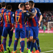 Paco scorede to gange for at hjælpe Barcelona 2-1 Sevilla